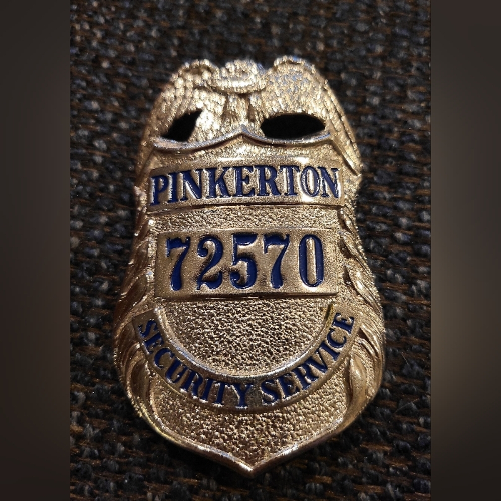Vintage Obsolete Pinkerton Security Service Badge